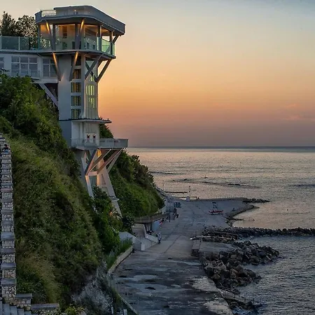 La Pinetina アパート アンコーナ